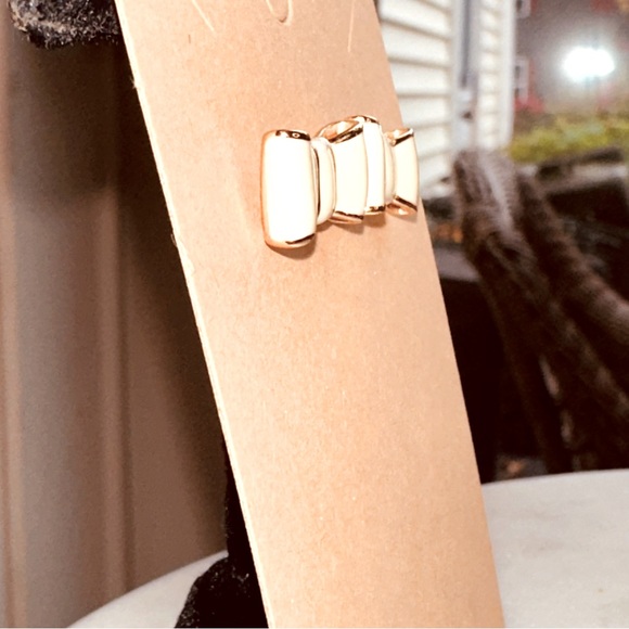 Kate Spade - Take a Bow Post Earrings, cream and gold - Picture 4 of 5